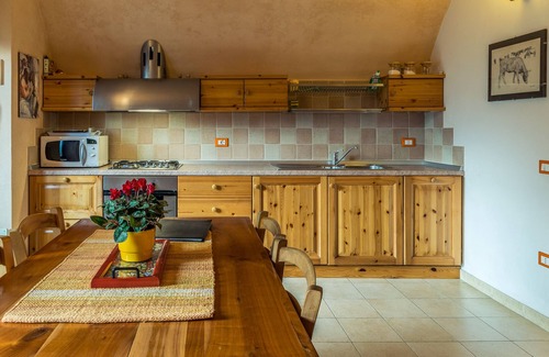 Zorzino Apartment | Castle Zorzino apartment in Riva di Solto, apartment "Terra"