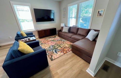 Wilmington House | Casual & Convenient Home In Upper Downtown Wilmington