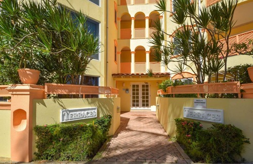 St. Lawrence Gap Apartment | Casual St. Lawrence Gap apt near beach - Terraces 104