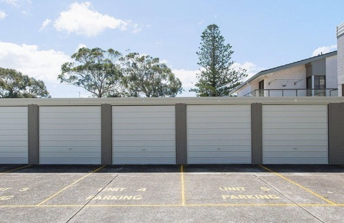 Soldiers Point Apartment | Casuarina's, 5/33 Soldiers Point Road - superb waterfront unit