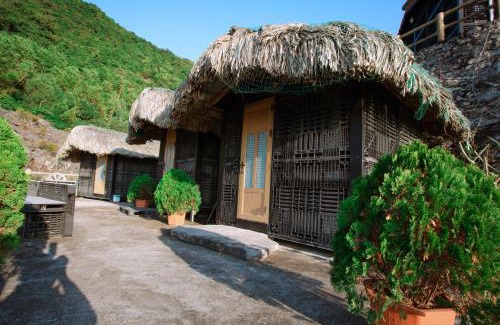 Cat Hai Bed & Breakfast | Cat Ba Mountain View Homestay