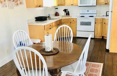 Rainbow Bay House | CAT NAP - An Affordable Home Away from Home