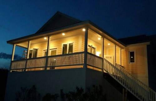 Rainbow Bay House | CAT NAP - An Affordable Home Away from Home