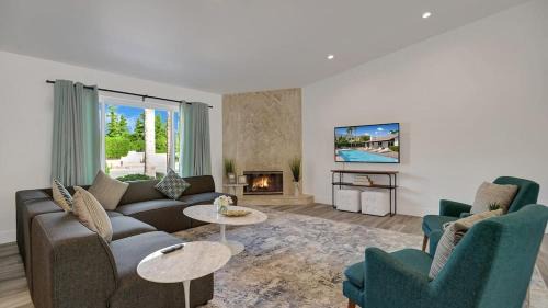 Racquet Club West House | Catalina by AvantStay Fully Remodeled Palm Springs Haven Pool Permit3432