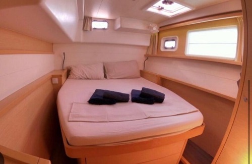 Nidri Boat Rental | Catamaran mia