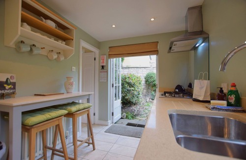 Upper Town Cottage | Catharine Place Garden - Striking Georgian apartment set on a handsome square in the city