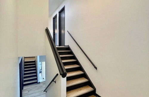 Joslyn Castle Apartment | Cathedral View 10-Cozy Urban Living Near UNMC