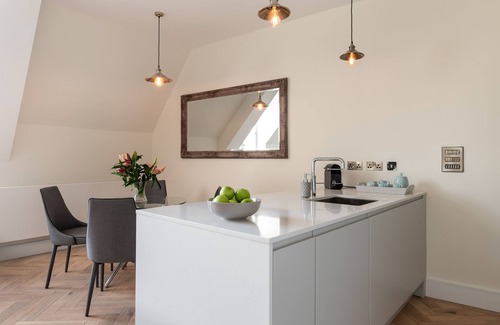 Exeter Apartment | Cathedral View - Exclusive on Cathedral Green