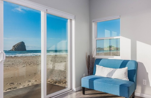 Kiwanda Shores House | Catoor #150 - Modern oceanfront luxury home, spacious, rooftop deck, amazing views.