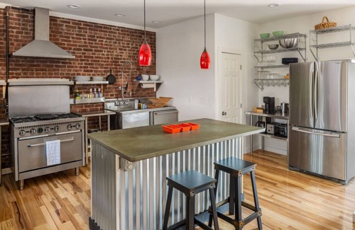 Catskill Heights House | Catskill Cottage Walk to Downtown & River Views