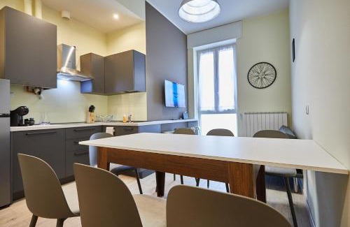Lecco Apartment | Cattaneo 65 3 bedrooms 5 minutes from lake and station w parking