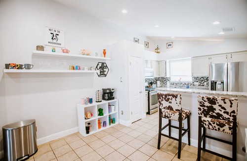 Maple Run House | Cattle House - Soak in the Texas Hill Country vibe