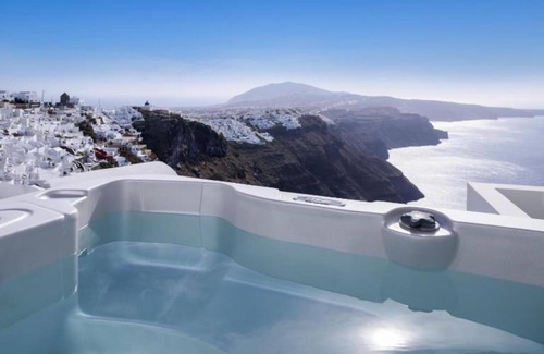 Imerovigli House | Cave 2bedroom Suite with Hot Tub by Zenith Blue