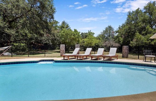 Cayce House | Cayce Cottage w Private Pool