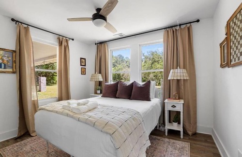 Cayce House | Cayce Cottage w Private Pool