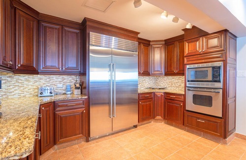 Gun Bay House | Cayman Castle: Gated Family Estate w/Infinity Pool, Private Beach, Free Kayaks