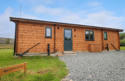 Driffield Cottage | CAYTHORPE LODGE, pet friendly, country holiday cottage in Nafferton