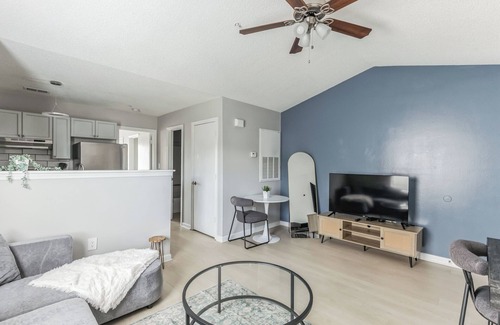 Westover Apartment | CB 3516-301 Modern Fayetteville Charm