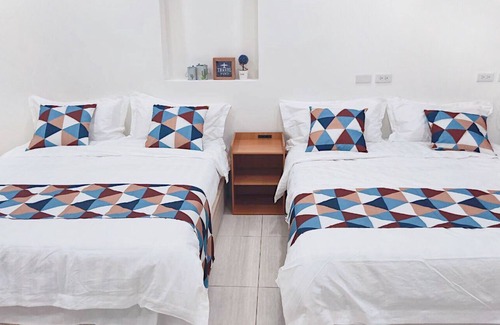 Wanhua Apartment | CC No.3 House /MRT 3 min walk/捷運3分鐘/近西門/全新裝潢/頂級衛浴/2-6人