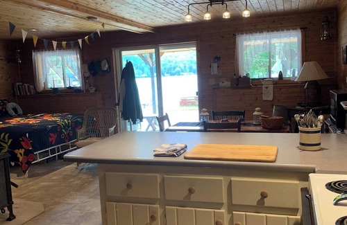 Glover Cabin | Cedar A-frame cabin with finished bunkhouse, sleeps 14. WiFi, AC in Glover, VT