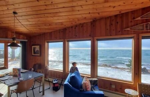 Laurium House | Cedar Bay - Front Row