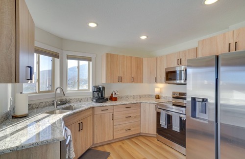 Cedar City House | Cedar City Home w/Mountain Views & Game Room!