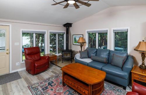 Galloway House | Cedar Cove Cottage by Simple Life Rentals