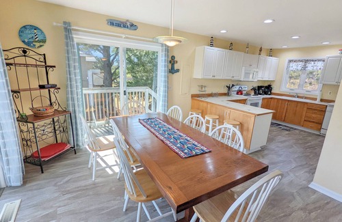 Deep Hole House | Cedar Cove - Waterfront home w/Fire pit!