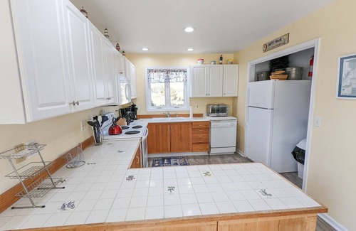 Deep Hole House | Cedar Cove - Waterfront home w/Fire pit!