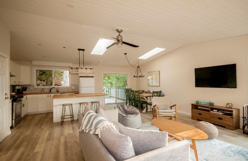 Tuwanek House | Cedar Creek Cottage 4BR - Welcome to Your Private Oasis Steps from the Beach