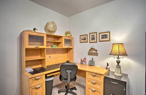 Cedar Creek Reservoir House | Cedar Creek Reservoir Home w/Private Boat Launch!