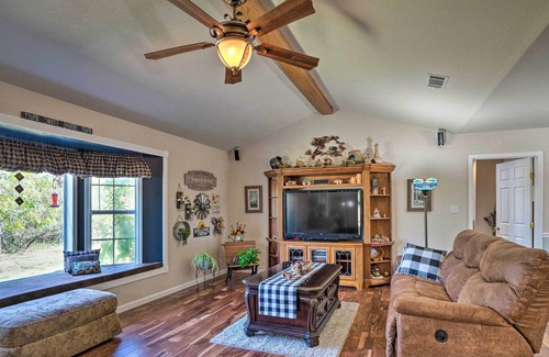 Cedar Creek House | Cedar Creek Vacation Rental on 15 Acres w/ Hot Tub