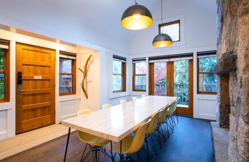 Homewood House | Cedar Crest - Eagle Cottage 8