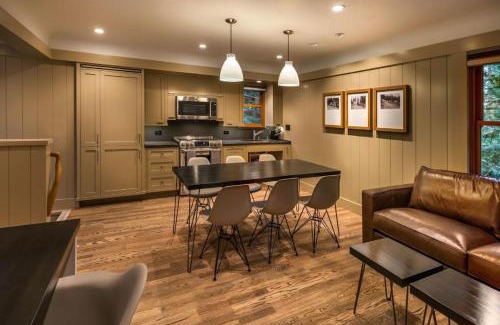 Homewood House | Cedar Crest - Sparrow Cottage 1