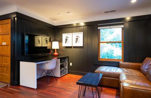 Homewood House | Cedar Crest - Woodpecker Cottage 7