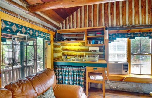 Davis Apartment | 'Cedar Falls Cabin 1' Near Arbuckle Mtn Trails