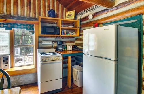 Davis Apartment | 'Cedar Falls Cabin 1' Near Arbuckle Mtn Trails