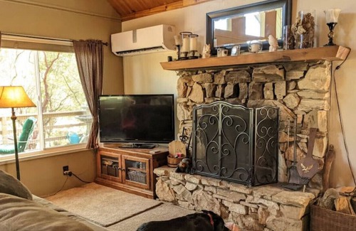 Wishon House | Cedar Forest · Charming Cozy Lake Cabin in the Woods - Bass Lake
