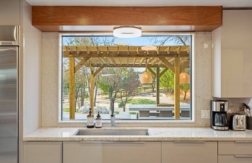 Paso Robles House | Cedar House | Pickleball, Saltwater Pool, Sauna