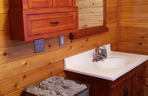 El Dorado Springs Cabin | Cedar Lodge is quaint rustic lodge with modern amenities. Relaxing and warm!