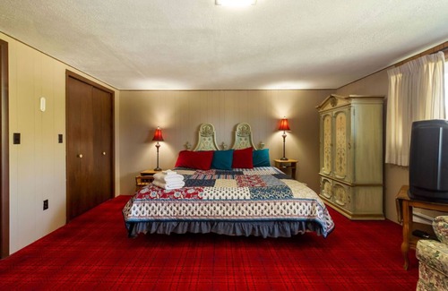 Prudenville Cabin | Cedar Oaks Lakeside Resort - Houghton Lake - Formally Ohana/Riviera Resort.