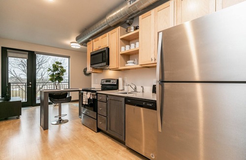 Cedar Rapids - Iowa City House | Cedar Rapids Modern Apartment Long Term Rental