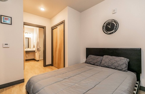 Cedar Rapids - Iowa City House | Cedar Rapids Modern Apartment Long Term Rental