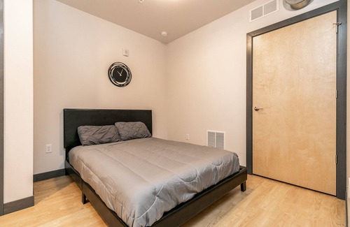 Cedar Rapids - Iowa City House | Cedar Rapids Modern Apartment Long Term Rental