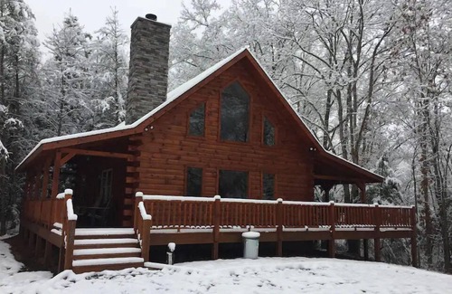 Farmville Cabin | Cedar Ridge Lodge Near High Bridge Trail