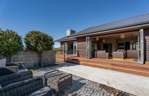 Albert Town House | Cedar Sanctuary - Albert Town Holiday Home