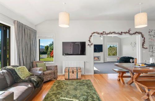 Albert Town House | Cedar Sanctuary - Albert Town Holiday Home