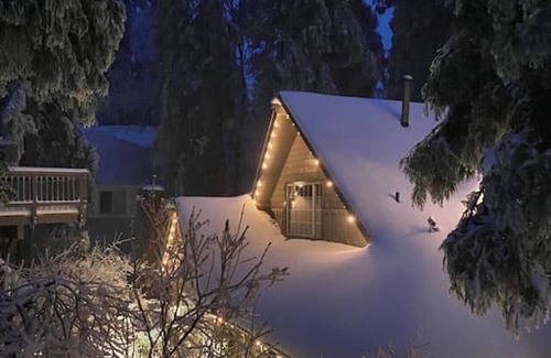 Twin Peaks Ski Chalet | Cedar Snow Cottage in Alps of Lake Arrowhead
