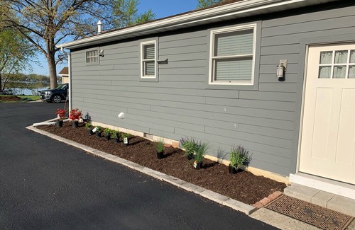 Cedar Lake House | Cedar Sunrise-1 BR Lake House