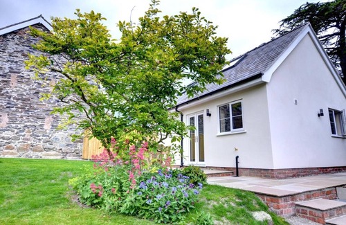 Ruthin House | Cedar Tree Cottage - One Bedroom House, Sleeps 2
